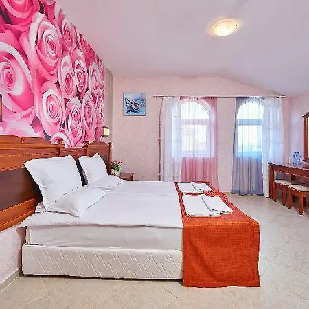 Хотел каролина 4*