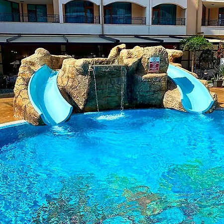 Hotel Karolina 4*