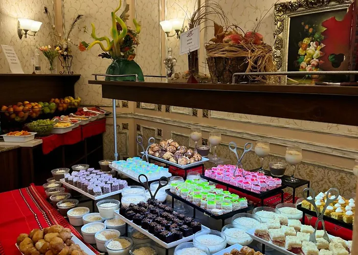 Отель Karolina 4*